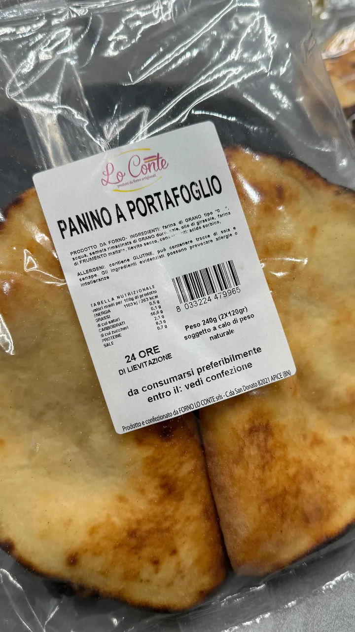 Il panino a portafoglio Lo Conte nella sua confezione con etichetta